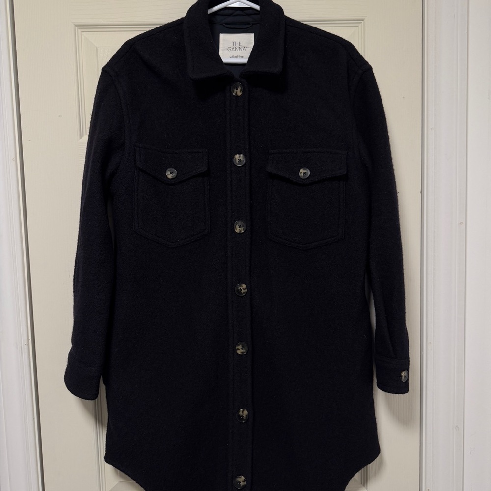 Aritzia Wilfred Ganna Long Shirt Jacket in Black